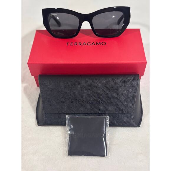 Brand New Salvatore Ferragamo Sunglasses SF1059S 001 54-20-140*3 main image 7